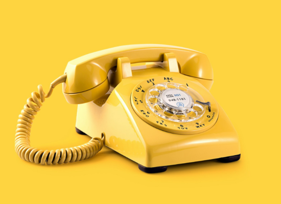 Waar veel communicatiemiddelen zijn, zijn er net zo veel communicatiekanalen. Heel simpel gezegd, heeft ieder communicatiemiddel wel een eigen communicatiekanaal. Kanalen kan je dan ook grofweg indelen in de volgende soorten: Communicatie als ondernemer is belangrijk, maar hoe kies je nou het juiste kanaal? In dit blog van SHARP Support leg ik uit hoe je het juiste communicatiekanaal kiest.